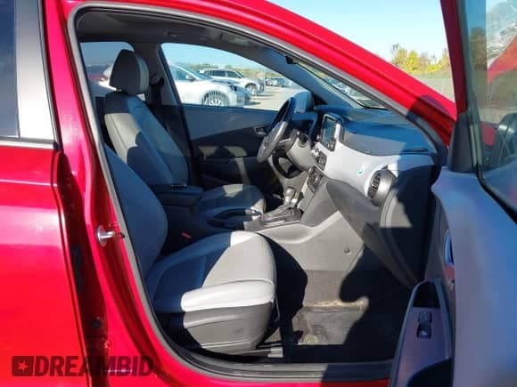 2019 Hyundai Kona Limited с VIN KM8K33A59KU387666, выставлен на аукционе IAAI как лот 43281372 с пробегом 47 364 миль миль и . История ставок и продаж доступна на DreamBid. Изображение 5.