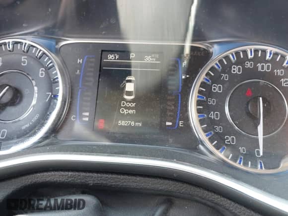 2015 Chrysler 200 LX с VIN 1C3CCCFB3FN698246, выставлен на аукционе IAAI как лот 43009893 с пробегом 58 276 миль миль и . История ставок и продаж доступна на DreamBid. Изображение 7.