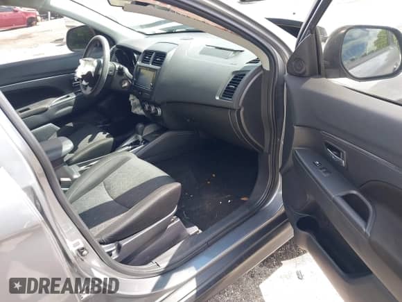 2020 Mitsubishi Outlander ES с VIN JA4AP3AU3LU022097, выставлен на аукционе IAAI как лот 43381776 с пробегом 105 838 миль миль и . История ставок и продаж доступна на DreamBid. Изображение 5.