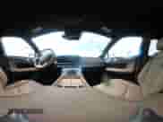 2025 Hyundai Santa Fe Limited z VIN 5NMP44GLXSH088830, wystawiony jako IAAI lot #42495964 z przebiegiem 1 216 mil mil oraz . Historia ofert i sprzedaży dostępna na DreamBid. Obrazek 19.