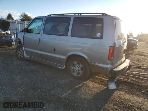 2004 Chevrolet Astro с VIN 1GNDM19XX4B111104, выставлен на аукционе Copart как лот 87009244 с пробегом Не указан миль и Списание • Salvage title. История ставок и продаж доступна на DreamBid. Изображение 2.