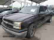 2005 Chevrolet Silverado 1500 LS z VIN 2GCEC13T951319613, wystawiony jako IAAI lot #42460800 z przebiegiem 320 900 mil mil oraz . Historia ofert i sprzedaży dostępna na DreamBid. Obrazek 2.