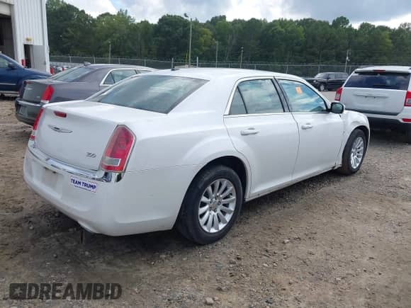2012 Chrysler 300 с VIN 2C3CCAAG8CH180712, выставлен на аукционе IAAI как лот 42964169 с пробегом 203 377 миль миль и . История ставок и продаж доступна на DreamBid. Изображение 4.