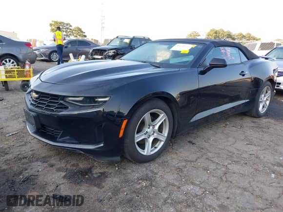 2019 Chevrolet Camaro 1LT z VIN 1G1FB3DS7K0116843, wystawiony jako IAAI lot #43158590 z przebiegiem 135 841 mil mil oraz . Historia ofert i sprzedaży dostępna na DreamBid. Obrazek 18.