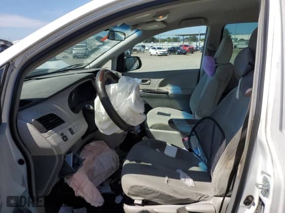 2014 Toyota Sienna L with VIN 5TDZK3DC4ES476425, listed as a Copart auction lot 81797975 with Not provided miles and Salvage title. Bid and sale history available at DreamBid. Image 7.