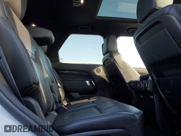 2017 Land Rover Discovery HSE z VIN SALRRBBV3HA036796, wystawiony jako Copart lot #86125515 z przebiegiem 73 363 mil mil oraz Szkoda całkowita • Salvage title. Historia ofert i sprzedaży dostępna na DreamBid. Obrazek 11.