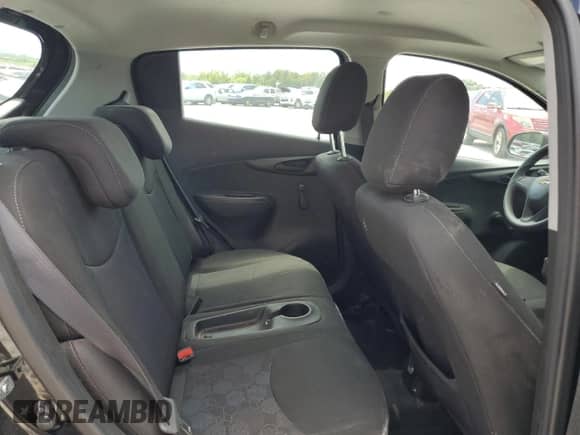 2017 Chevrolet Spark LS z VIN KL8CB6SA2HC770655, wystawiony jako Copart lot #66719765 z przebiegiem 79 238 mil mil oraz Szkoda całkowita • Salvage title. Historia ofert i sprzedaży dostępna na DreamBid. Obrazek 10.