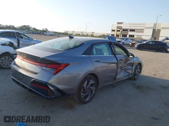 2024 Hyundai Elantra SEL with VIN KMHLS4DG3RU660122, listed as a IAAI auction lot 43001024 with 28,021 mi miles and . Bid and sale history available at DreamBid. Image 4.