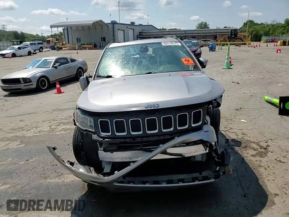 2019 Jeep Compass Latitude z VIN 3C4NJCBB3KT769536, wystawiony jako Copart lot #68518575 z przebiegiem 115 621 mil mil oraz Szkoda całkowita • Salvage title. Historia ofert i sprzedaży dostępna na DreamBid. Obrazek 15.