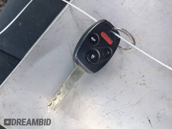 2006 Honda Accord LX z VIN 1HGCM72396A019815, wystawiony jako IAAI lot #43034033 z przebiegiem 240 033 mil mil oraz . Historia ofert i sprzedaży dostępna na DreamBid. Obrazek 11.