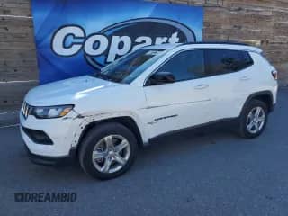 2024 Jeep Compass Latitude with VIN 3C4NJDBN1RT604272, listed as a Copart auction lot 86312705 with 41,522 mi miles and Clean title. Bid and sale history available at DreamBid. Image 1.
