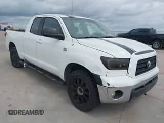 2008 Toyota Tundra z VIN 5TFRT54168X024014, wystawiony jako IAAI lot #42424934 z przebiegiem 236 041 mil mil oraz . Historia ofert i sprzedaży dostępna na DreamBid. Obrazek 1.