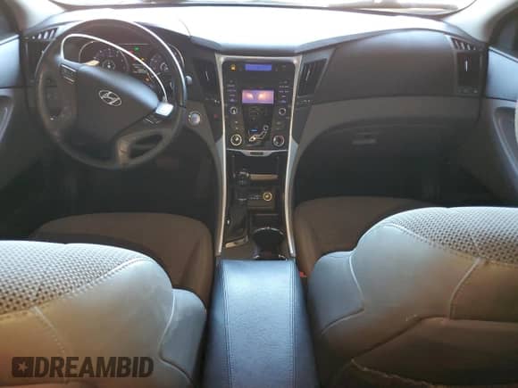 2013 Hyundai Sonata SE with VIN 5NPEC4AC0DH734210, listed as a Copart auction lot 86682685 with 128,143 mi miles and Salvage title. Bid and sale history available at DreamBid. Image 8.