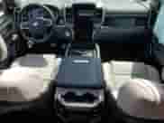 2025 Ram 1500 z VIN 1C6SRFKP5SN615510, wystawiony jako Copart lot #52185475 z przebiegiem 593 mil mil oraz Szkoda całkowita • Salvage title. Historia ofert i sprzedaży dostępna na DreamBid. Obrazek 8.