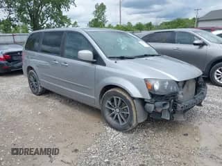 2017 Dodge Grand Caravan SE with VIN 2C4RDGBG7HR646300, listed as a IAAI auction lot 42330599 with 171,882 mi miles and . Bid and sale history available at DreamBid. Image 1.