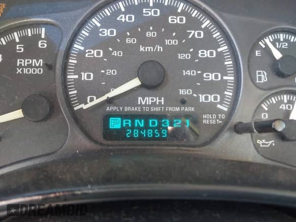 2000 Chevrolet Silverado 1500 LS with VIN 1GCEC14W2YZ179649, listed as a IAAI auction lot 42525015 with 284,859 mi miles and . Bid and sale history available at DreamBid. Image 15.