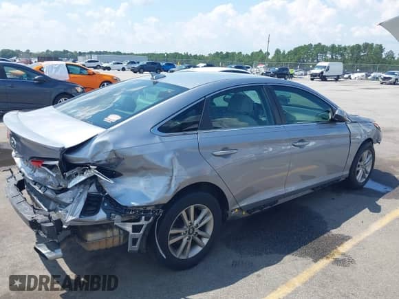 2017 Hyundai Sonata Eco with VIN 5NPE24AA0HH538632, listed as a IAAI auction lot 42971241 with 88,912 mi miles and . Bid and sale history available at DreamBid. Image 4.