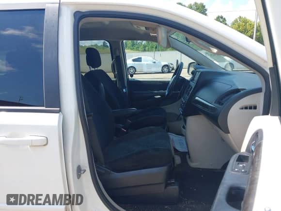 2011 Dodge Grand Caravan Mainstreet with VIN 2D4RN3DG8BR786966, listed as a IAAI auction lot 42914962 with 183,680 mi miles and . Bid and sale history available at DreamBid. Image 5.
