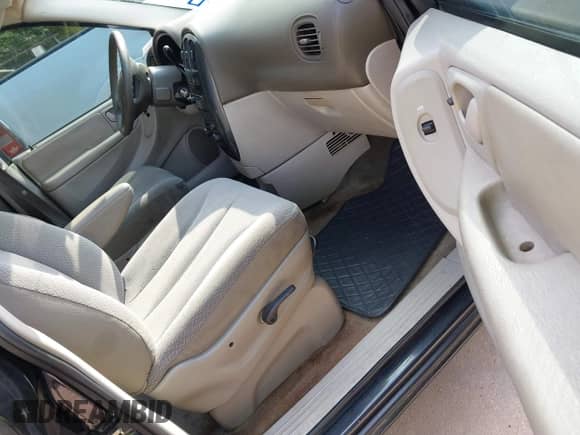 2006 Dodge Caravan SXT with VIN 1D8GP45R76B527248, listed as a IAAI auction lot 43073788 with 230,260 mi miles and . Bid and sale history available at DreamBid. Image 5.