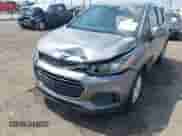 2020 Chevrolet Trax LS z VIN 3GNCJKSB3LL211700, wystawiony jako IAAI lot #42544554 z przebiegiem 71 663 mil mil oraz . Historia ofert i sprzedaży dostępna na DreamBid. Obrazek 6.