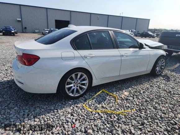 2018 BMW 3 Series 320i z VIN WBA8E1G52JNU89773, wystawiony jako Copart lot #69499455 z przebiegiem 78 080 mil mil oraz Nie do naprawy • Non repairable. Historia ofert i sprzedaży dostępna na DreamBid. Obrazek 3.