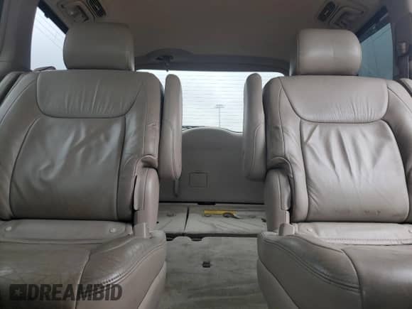 2005 Toyota Sienna XLE z VIN 5TDBA22C45S042605, wystawiony jako Copart lot #84201765 z przebiegiem 154 606 mil mil oraz Szkoda całkowita • Salvage title. Historia ofert i sprzedaży dostępna na DreamBid. Obrazek 10.