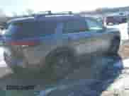 2022 Nissan Pathfinder SV z VIN 5N1DR3BCXNC246149, wystawiony jako IAAI lot #41394899 z przebiegiem 44 431 mil mil oraz . Historia ofert i sprzedaży dostępna na DreamBid. Obrazek 4.