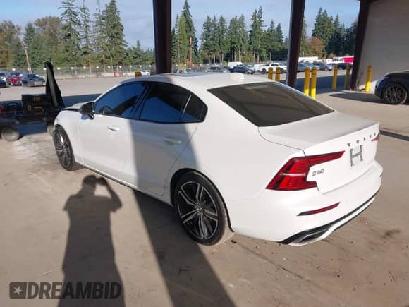 2020 Volvo S60 R-Design с VIN 7JR102FM8LG073060, выставлен на аукционе IAAI как лот 43311572 с пробегом 119 631 миль миль и . История ставок и продаж доступна на DreamBid. Изображение 3.