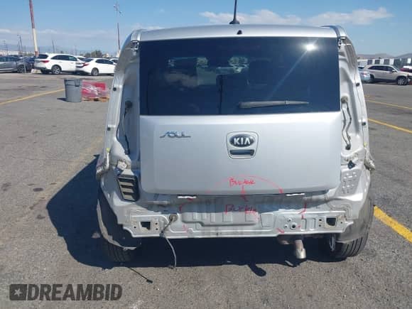 2013 Kia Soul z VIN KNDJT2A5XD7754831, wystawiony jako IAAI lot #43264341 z przebiegiem 201 375 mil mil oraz . Historia ofert i sprzedaży dostępna na DreamBid. Obrazek 17.