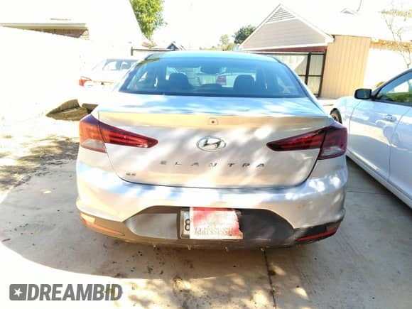 2020 Hyundai Elantra SE z VIN 5NPD74LF0LH499586, wystawiony jako IAAI lot #43532992 z przebiegiem 115 873 mil mil oraz . Historia ofert i sprzedaży dostępna na DreamBid. Obrazek 16.