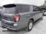 2022 Chevrolet Suburban LT z VIN 1GNSCCKD2NR147903, wystawiony jako IAAI lot #41544099 z przebiegiem 102 016 mil mil oraz . Historia ofert i sprzedaży dostępna na DreamBid. Obrazek 4.