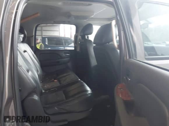 2013 Chevrolet Suburban LT с VIN 1GNSKJE7XDR100971, выставлен на аукционе IAAI как лот 43432702 с пробегом 310 656 миль миль и . История ставок и продаж доступна на DreamBid. Изображение 8.