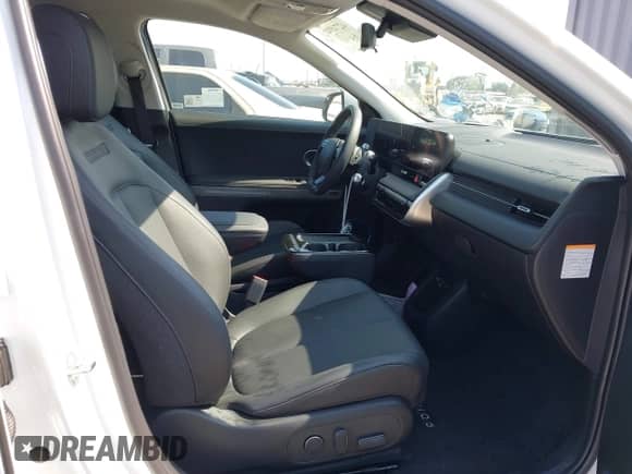 2025 Hyundai Ioniq 5 with VIN 7YAKR4DA8SY005422, listed as a IAAI auction lot 42749415 with 457 mi miles and . Bid and sale history available at DreamBid. Image 5.