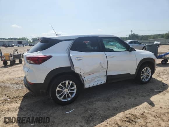 2024 Chevrolet TrailBlazer LS с VIN KL79MMSL1RB124710, выставлен на аукционе Copart как лот 61858115 с пробегом 40 549 миль миль и Списание • Salvage title. История ставок и продаж доступна на DreamBid. Изображение 3.
