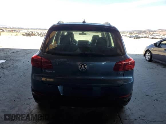 2017 Volkswagen Tiguan S с VIN WVGAV7AX7HW504494, выставлен на аукционе Copart как лот 70900635 с пробегом 104 432 миль миль и Списание • Salvage title. История ставок и продаж доступна на DreamBid. Изображение 6.