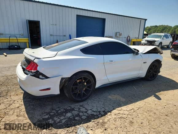 2018 Ford Mustang GT z VIN 1FA6P8CF2J5124916, wystawiony jako Copart lot #71857715 z przebiegiem 109 445 mil mil oraz Szkoda całkowita • Salvage title. Historia ofert i sprzedaży dostępna na DreamBid. Obrazek 3.