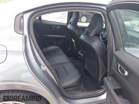2020 Volvo S60 Momentum с VIN 7JR102FK7LG043711, выставлен на аукционе IAAI как лот 42809036 с пробегом 70 608 миль миль и . История ставок и продаж доступна на DreamBid. Изображение 8.
