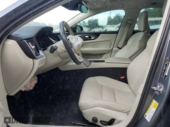 2020 Volvo S60 Momentum с VIN 7JRA22TK0LG033679, выставлен на аукционе Copart как лот 67357485 с пробегом 58 369 миль миль и Списание • Salvage title. История ставок и продаж доступна на DreamBid. Изображение 7.