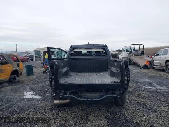 2024 Toyota Tacoma SR5 с VIN 3TMLB5JN7RM027267, выставлен на аукционе IAAI как лот 41502011 с пробегом 16 067 миль миль и . История ставок и продаж доступна на DreamBid. Изображение 6.