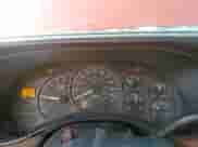 2002 Chevrolet Silverado 1500 z VIN 1GCEC14W62Z112267, wystawiony jako Copart lot #62826425 z przebiegiem 332 934 mil mil oraz Szkoda całkowita • Salvage title. Historia ofert i sprzedaży dostępna na DreamBid. Obrazek 9.