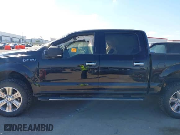 2020 Ford F-150 XL z VIN 1FTEW1E4XLKE36532, wystawiony jako IAAI lot #43313784 z przebiegiem Nie podano mil oraz . Historia ofert i sprzedaży dostępna na DreamBid. Obrazek 14.