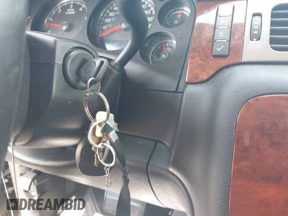 2013 Chevrolet Tahoe LTZ с VIN 1GNSCCE0XDR151771, выставлен на аукционе IAAI как лот 43088780 с пробегом 191 788 миль миль и . История ставок и продаж доступна на DreamBid. Изображение 11.