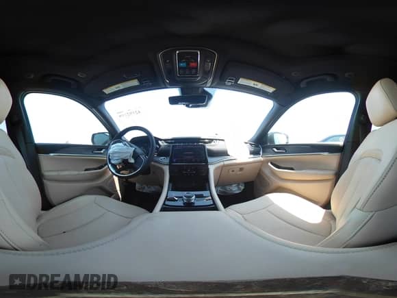 2025 Jeep Grand Cherokee Limited with VIN 1C4RJKBG7S8686200, listed as a IAAI auction lot 42592289 with 1,979 mi miles and . Bid and sale history available at DreamBid. Image 19.