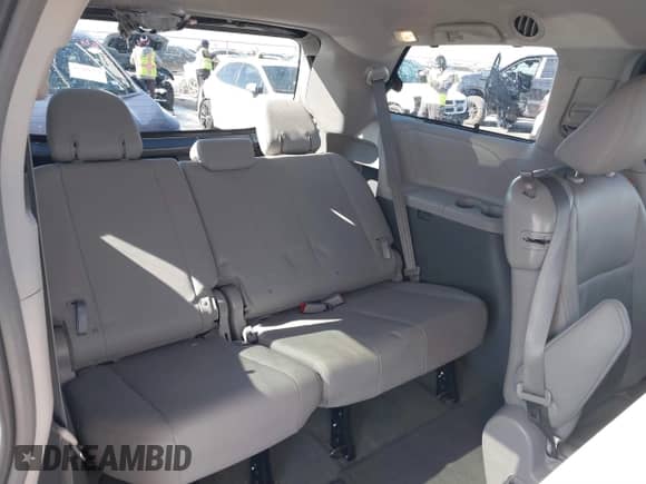 2016 Toyota Sienna XLE with VIN 5TDYK3DC7GS721667, listed as a IAAI auction lot 41400702 with 85,188 mi miles and . Bid and sale history available at DreamBid. Image 8.