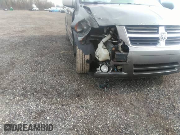 2009 Dodge Grand Caravan SXT z VIN 2D8HN54X79R660288, wystawiony jako IAAI lot #42070333 z przebiegiem 164 762 mil mil oraz . Historia ofert i sprzedaży dostępna na DreamBid. Obrazek 6.