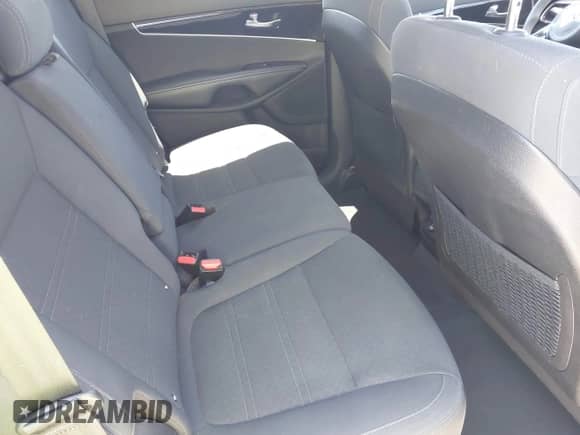 2018 Kia Sorento L with VIN 5XYPG4A37JG349307, listed as a IAAI auction lot 42717356 with 90,058 mi miles and . Bid and sale history available at DreamBid. Image 8.