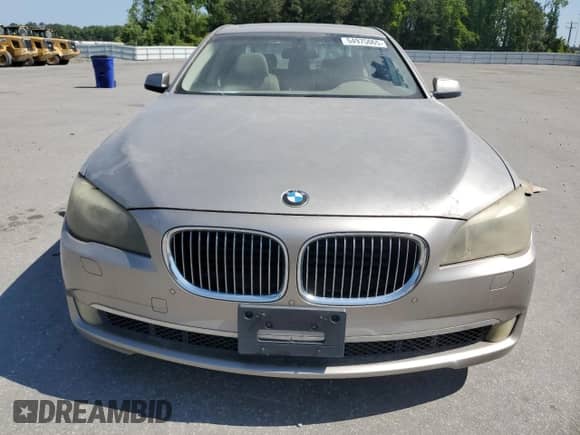 2009 BMW 7 Series 750i z VIN WBAKA835X9CY35026, wystawiony jako Copart lot #54975065 z przebiegiem 106 829 mil mil oraz Czysty tytuł • Clean title. Historia ofert i sprzedaży dostępna na DreamBid. Obrazek 5.