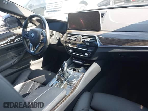 2021 BMW 5 Series 530i with VIN WBA53BH02MWX17304, listed as a IAAI auction lot 43012524 with 37,491 mi miles and . Bid and sale history available at DreamBid. Image 5.