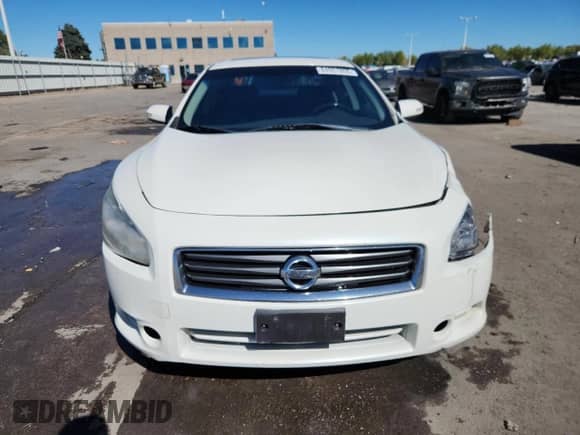 2013 Nissan Maxima SV with VIN 1N4AA5AP4DC820375, listed as a Copart auction lot 84957855 with 140,746 mi miles and Salvage title. Bid and sale history available at DreamBid. Image 5.
