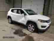 2018 Jeep Compass Latitude with VIN 3C4NJDBB9JT492251, listed as a Copart auction lot 63692595 with 82,820 mi miles and Salvage title. Bid and sale history available at DreamBid. Image 4.